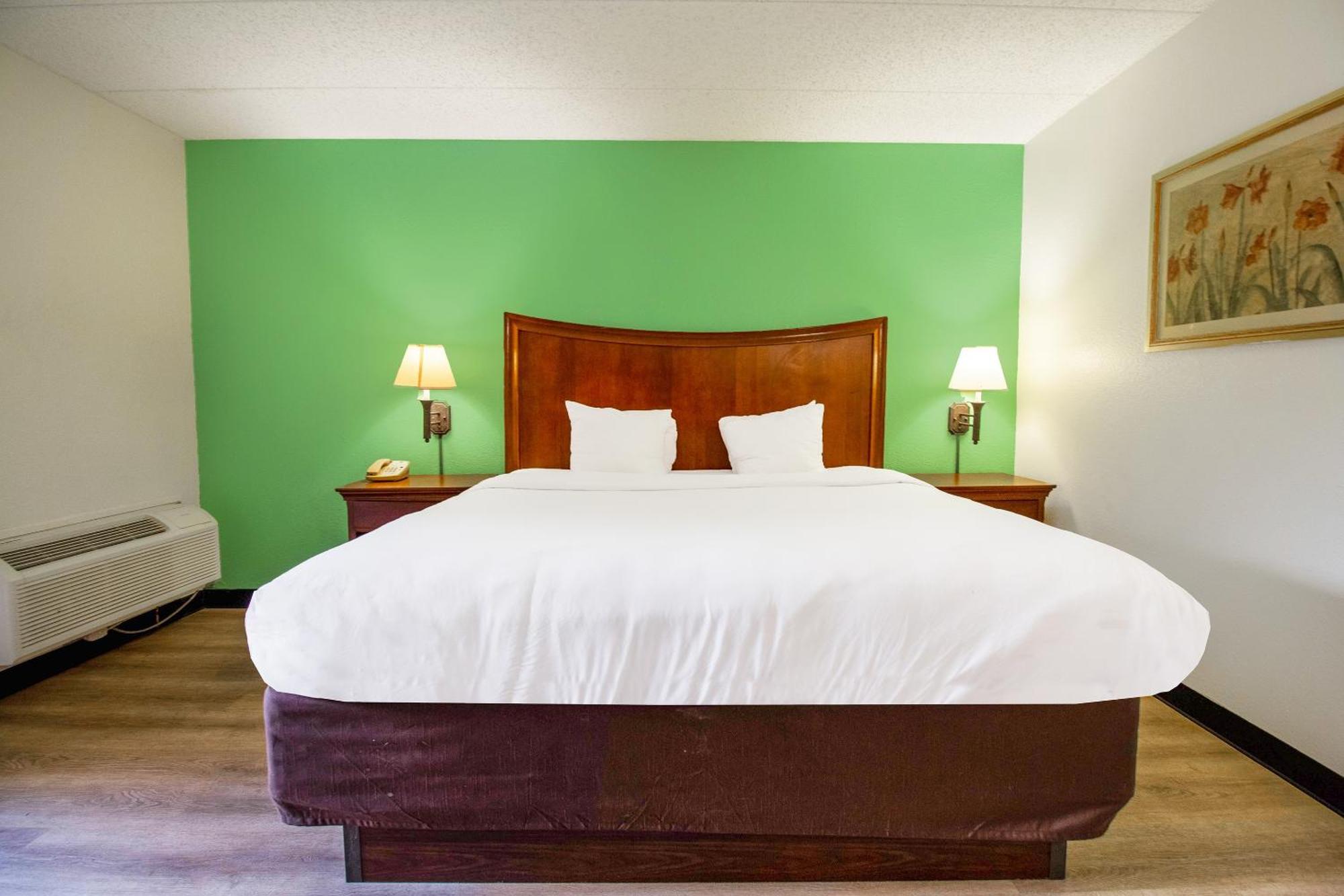 Tulsa Square Hotel Central, I-44 By Oyo Eksteriør bilde