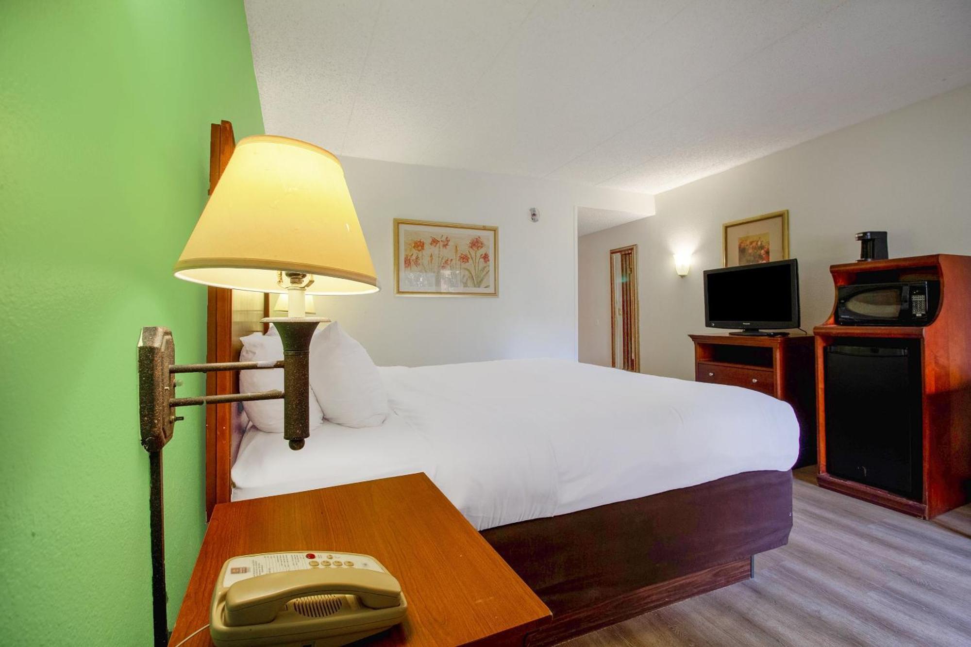 Tulsa Square Hotel Central, I-44 By Oyo Eksteriør bilde