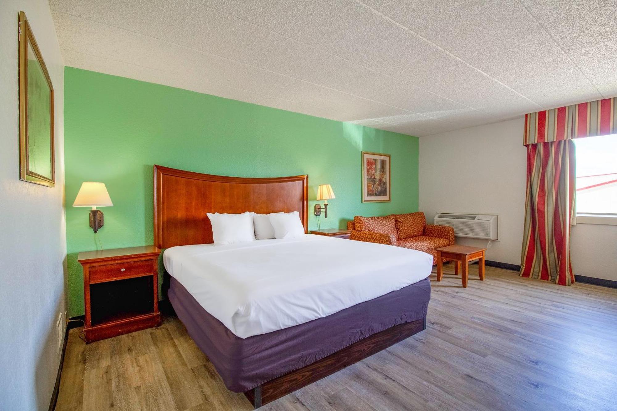 Tulsa Square Hotel Central, I-44 By Oyo Eksteriør bilde